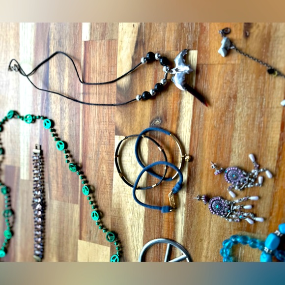 Costume Jewelry - Picture 3 of 6